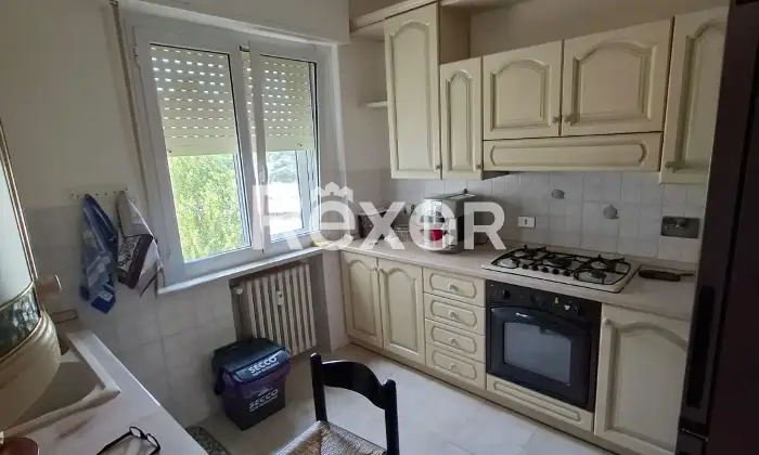 Rexer-Strevi-Privato-vende-ampio-quadrilocale-panoramicissimo-a-Strevi-AL-Cucina