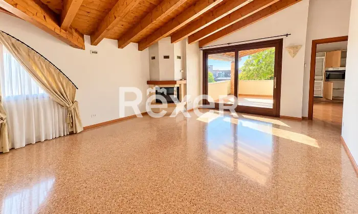 Rexer-Montecchio-Maggiore-Ampio-attico-con-terrazza-Altro