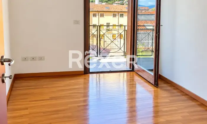 Rexer-Montecchio-Maggiore-Ampio-attico-con-terrazza-Altro