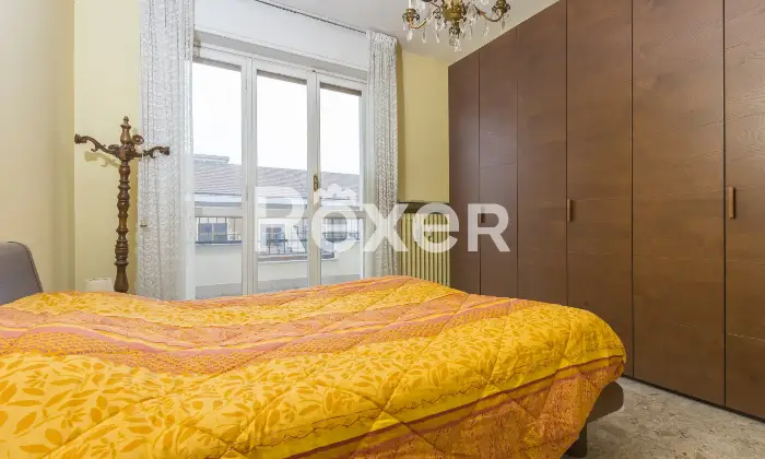 Rexer-Torino-TRILOCALE-ULTIMO-PIANO-CON-POSTO-AUTO-Camera-da-letto-matrimoniale
