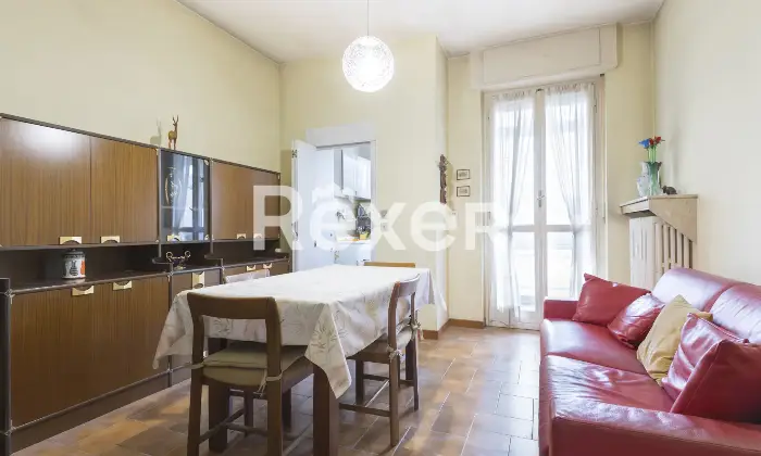Rexer-Torino-TRILOCALE-ULTIMO-PIANO-CON-POSTO-AUTO-Soggiorno