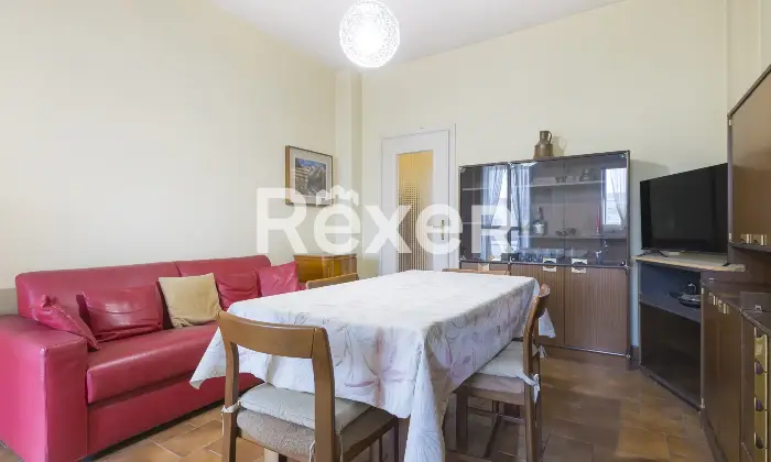 Rexer-Torino-TRILOCALE-ULTIMO-PIANO-CON-POSTO-AUTO-Soggiorno