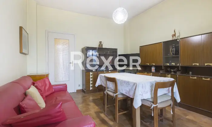 Rexer-Torino-TRILOCALE-ULTIMO-PIANO-CON-POSTO-AUTO-Soggiorno