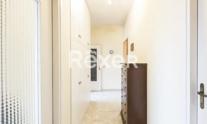 Rexer-Torino-TRILOCALE-ULTIMO-PIANO-CON-POSTO-AUTO-Ingresso