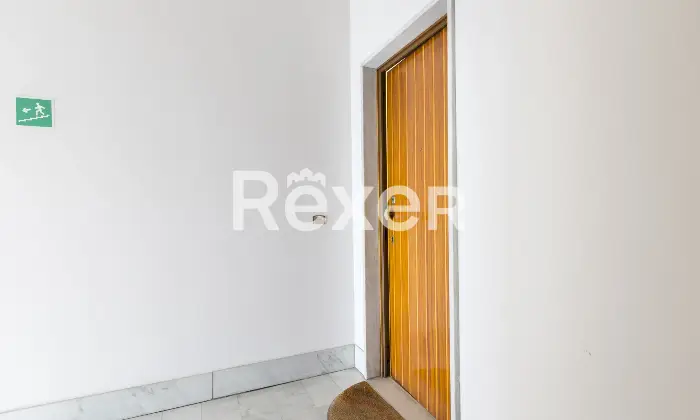 Rexer-Torino-TRILOCALE-ULTIMO-PIANO-CON-POSTO-AUTO-Zone-comuni