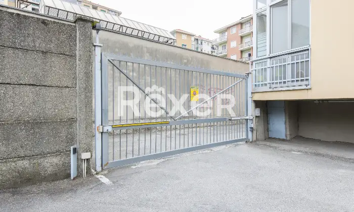Rexer-Torino-TRILOCALE-ULTIMO-PIANO-CON-POSTO-AUTO-Zone-comuni