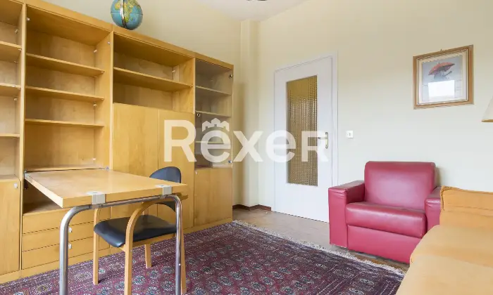 Rexer-Torino-TRILOCALE-ULTIMO-PIANO-CON-POSTO-AUTO-Camera