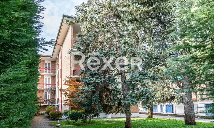 Rexer-Ferrara-Appartamento-camere-e-due-bagni-Altro