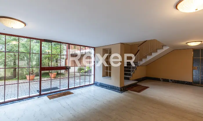 Rexer-Ferrara-Appartamento-camere-e-due-bagni-Altro