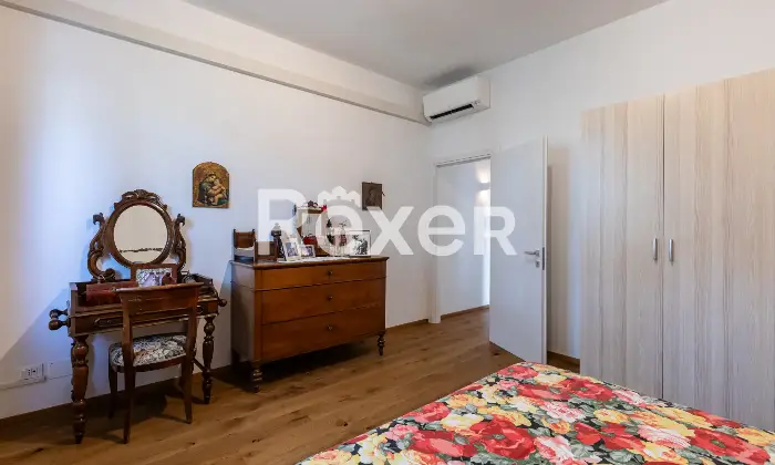 Rexer-Ferrara-Appartamento-camere-e-due-bagni-Altro