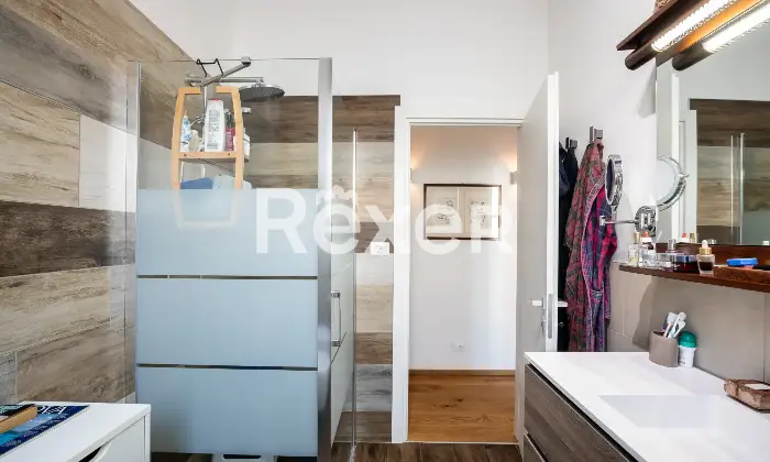 Rexer-Ferrara-Appartamento-camere-e-due-bagni-Altro
