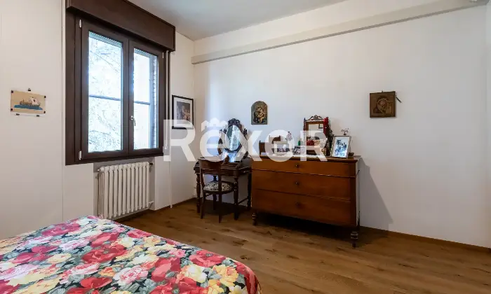 Rexer-Ferrara-Appartamento-camere-e-due-bagni-Altro