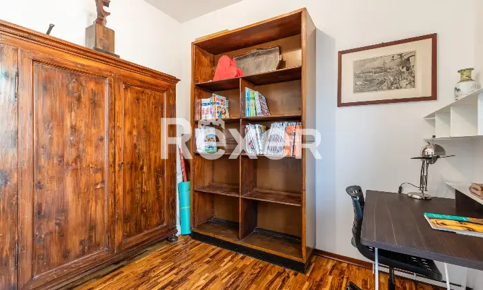 Rexer-Ferrara-Appartamento-camere-e-due-bagni-Altro