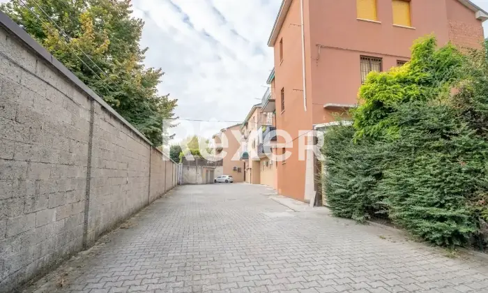 Rexer-Bologna-Appartamento-con-giardinopergolato-Altro