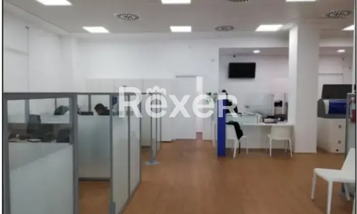 Rexer-Milano-Ex-filiale-bancaria-su-due-livelli-in-fabbricato-condominiale-Altro