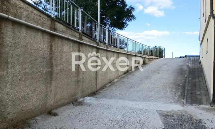 Rexer-Satriano-Appartamento-con-ampio-balcone-e-box-auto-in-Via-Pietro-Nenni-Satriano-Altro