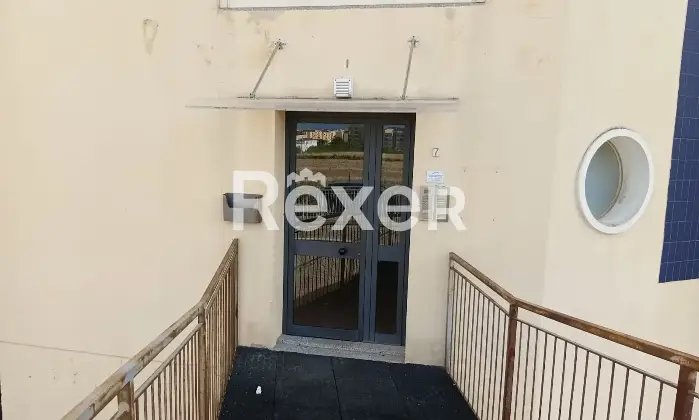 Rexer-Satriano-Appartamento-con-ampio-balcone-e-box-auto-in-Via-Pietro-Nenni-Satriano-Altro