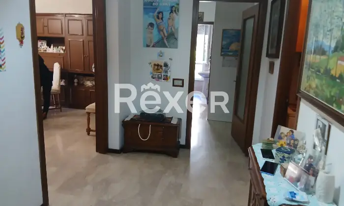 Rexer-Parma-PRIVATO-VENDE-Trilocale-con-Garage-doppi-servizi-no-agenzia-Ingresso