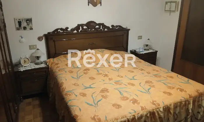 Rexer-Parma-PRIVATO-VENDE-Trilocale-con-Garage-doppi-servizi-no-agenzia-Camera-da-letto-matrimoniale