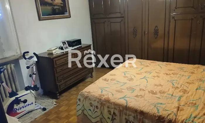 Rexer-Parma-PRIVATO-VENDE-Trilocale-con-Garage-doppi-servizi-no-agenzia-Camera-da-letto-matrimoniale