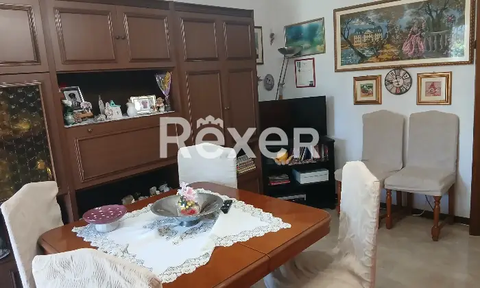 Rexer-Parma-PRIVATO-VENDE-Trilocale-con-Garage-doppi-servizi-no-agenzia-Salone