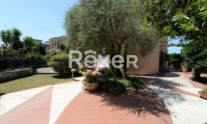 Rexer-Tufino-Villa-di-prestigio-con-giardino-e-ampi-terrazzi-a-Tufino-Altro