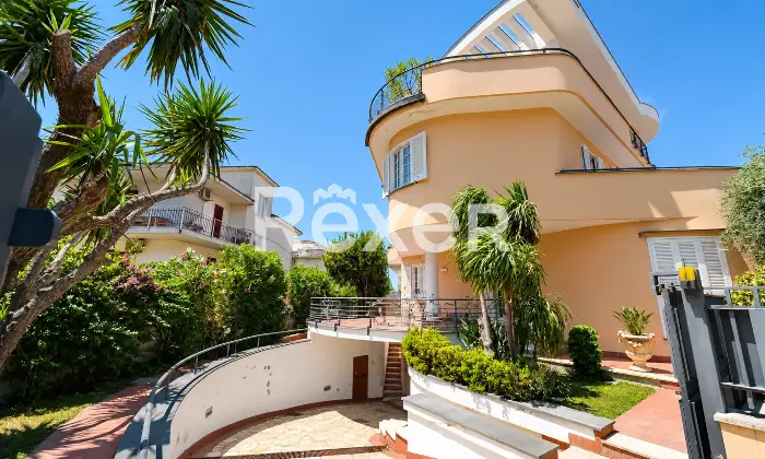 Rexer-Tufino-Villa-di-prestigio-con-giardino-e-ampi-terrazzi-a-Tufino-Altro