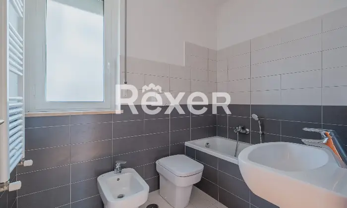 Rexer-Roma-Attico-in-via-Alessandro-Capalti-Bagno