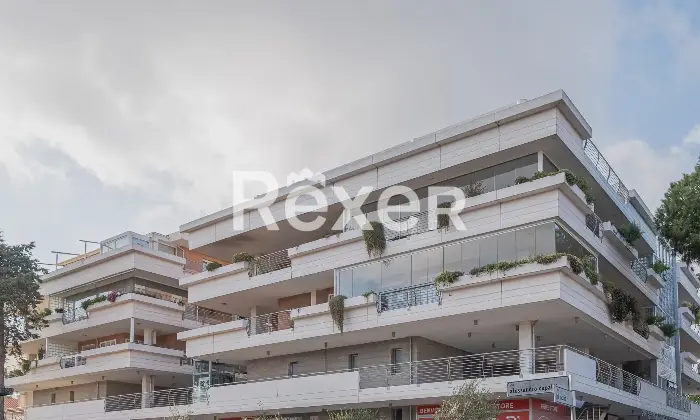 Rexer-Roma-Attico-in-via-Alessandro-Capalti-Esterno
