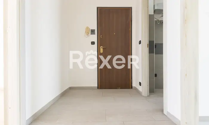 Rexer-Pinerolo-Appartamento-gi-ristrutturato-in-zona-Precollinare-Ingresso