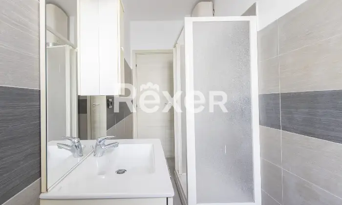 Rexer-Pinerolo-Appartamento-gi-ristrutturato-in-zona-Precollinare-Bagno