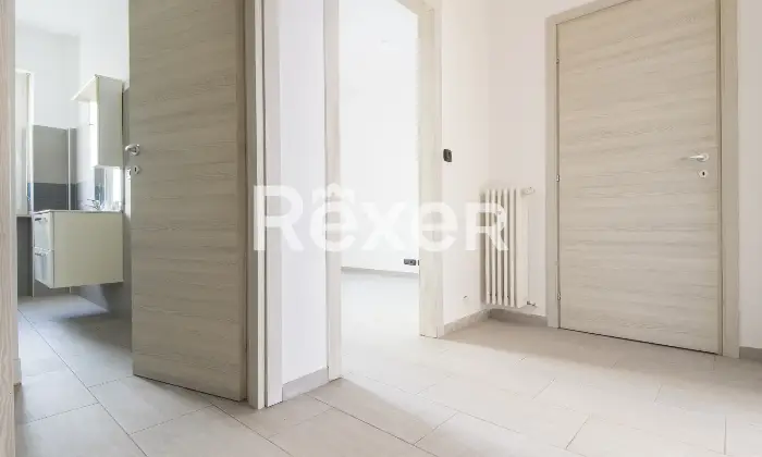 Rexer-Pinerolo-Appartamento-gi-ristrutturato-in-zona-Precollinare-Disimpegno