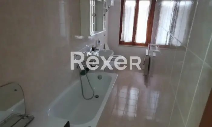 Rexer-Serravalle-di-Chienti-Casa-indipendente-in-vendita-in-Corso-Giacomo-Leopardi-a-Serravalle-di-Chienti-Altro