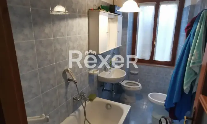 Rexer-Serravalle-di-Chienti-Casa-indipendente-in-vendita-in-Corso-Giacomo-Leopardi-a-Serravalle-di-Chienti-Altro