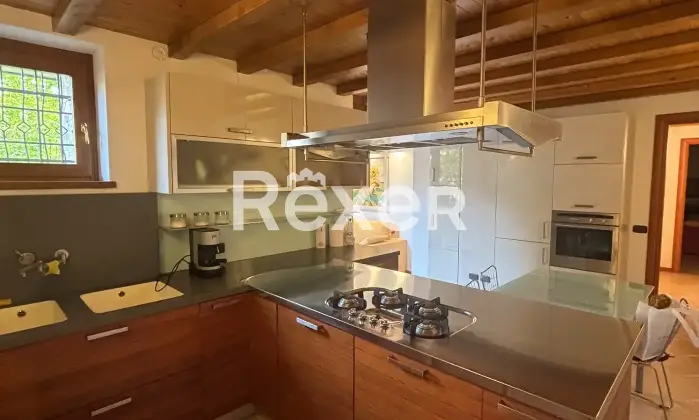 Rexer-Songavazzo-Trilocale-in-residence-con-piscina-Via-Europa-Unita-Songavazzo-Cucina