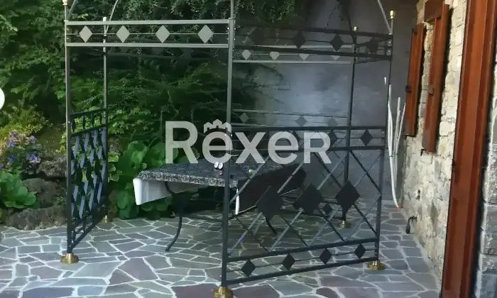 Rexer-Songavazzo-Trilocale-in-residence-con-piscina-Via-Europa-Unita-Songavazzo-Giardino
