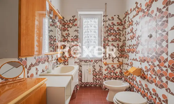 Rexer-Roma-Magliana-Nuova-Trilocale-mq-con-soffitta-mq-Altro