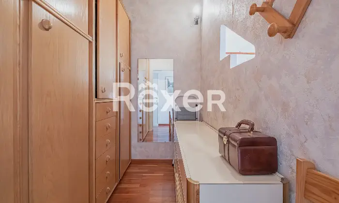 Rexer-Roma-Magliana-Nuova-Trilocale-mq-con-soffitta-mq-Altro