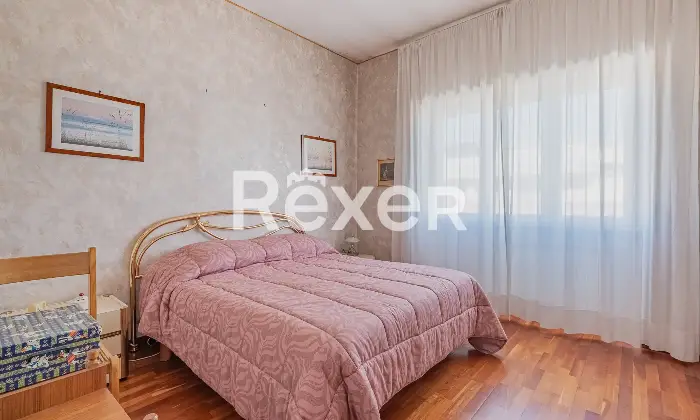 Rexer-Roma-Magliana-Nuova-Trilocale-mq-con-soffitta-mq-Altro