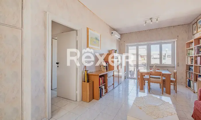 Rexer-Roma-Magliana-Nuova-Trilocale-mq-con-soffitta-mq-Altro