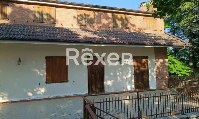 Rexer-Fiastra-Villa-in-vendita-in-Via-Collesanto-a-Fiastra-Altro