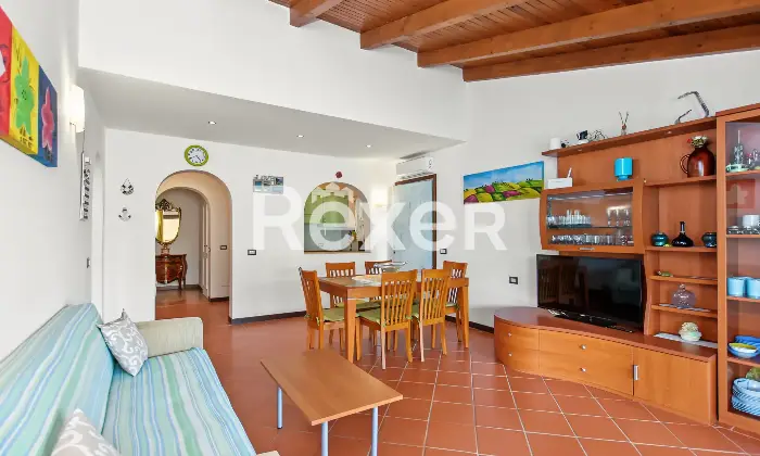 Rexer-Stintino-Porzione-di-villa-bifamiliare-con-ingresso-indipendente-piscina-privata-e-ampio-giardino-Soggiorno