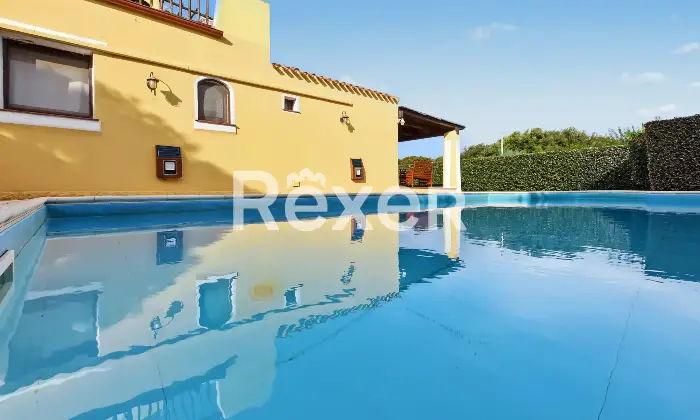 Rexer-Stintino-Porzione-di-villa-bifamiliare-con-ingresso-indipendente-piscina-privata-e-ampio-giardino-Piscina