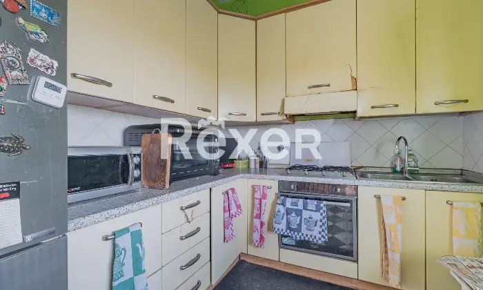 Rexer-Roma-Bilocale-con-box-auto-Altro
