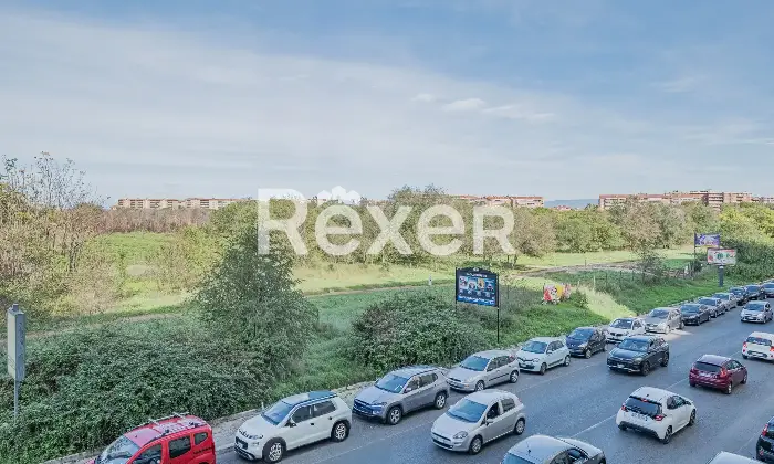 Rexer-Roma-Bilocale-con-box-auto-Altro