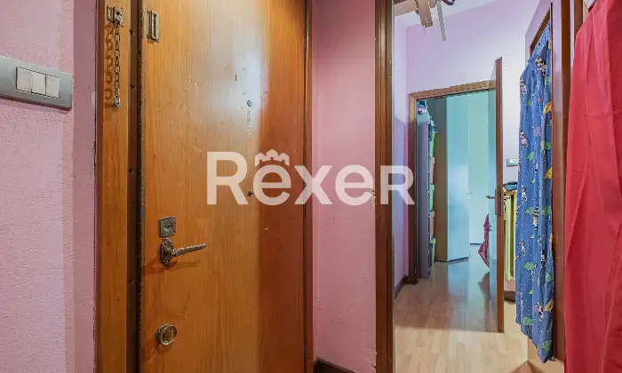 Rexer-Roma-Bilocale-con-box-auto-Altro