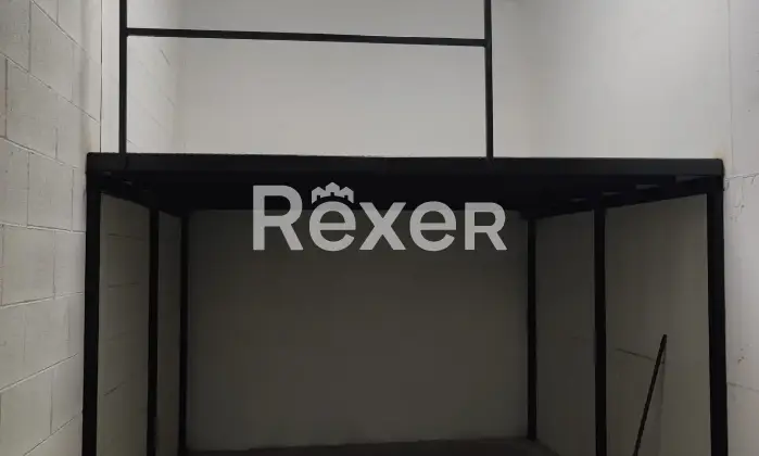 Rexer-Roma-Bilocale-con-box-auto-Altro