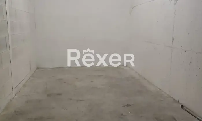 Rexer-Roma-Bilocale-con-box-auto-Altro
