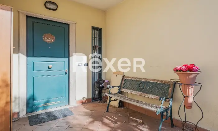 Rexer-Roma-Porzione-di-villa-bifamiliare-con-giardino-Altro