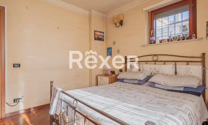 Rexer-Roma-Porzione-di-villa-bifamiliare-con-giardino-Altro